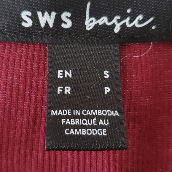 Tank tops - Picture 3 of 3